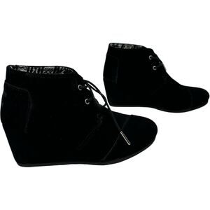 Toms Desert Wedge Bootie Womens SZ 7 Black Suede Lace Up Leather Comfort Shoes